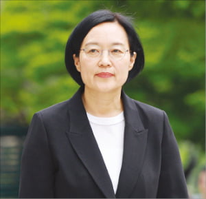 [한국경제] 中企, 경제의 뿌리…디지털 혁신이 중점 과제