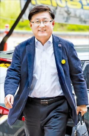 [한국경제] 신재생 기반으로 에너지 전환…원전은 보조