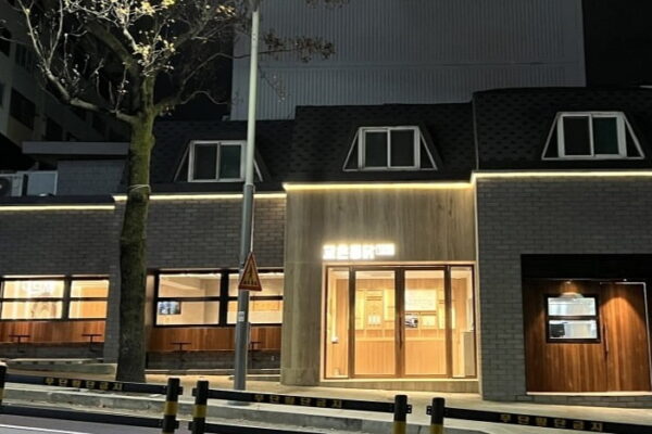 [한국경제] 10평짜리 지방 치킨매장이 5000억원대 브랜드로
