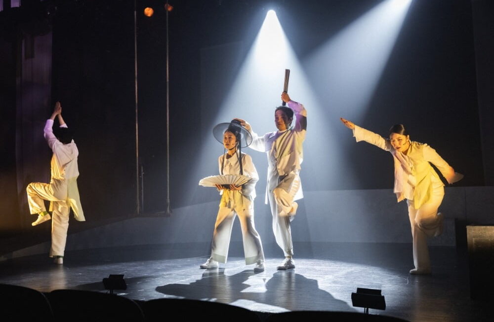 [한국경제] 200년 전 쓰인 일상의 기록이 음악극으로 어느 볕 좋은 날