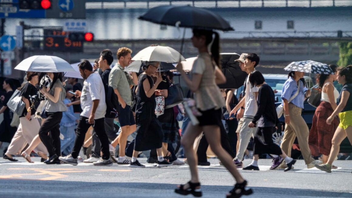 [뉴스] 지금 일본여행은 아닌 것 같아요…펄펄 끓는 폭염에 발길 돌렸다