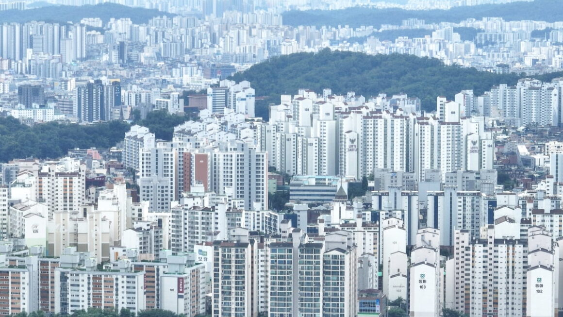 [한국경제] 대출 틀어막는 은행권, 주담대 금리 줄인상