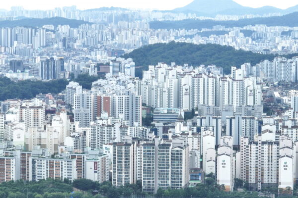 [한국경제] 대출 틀어막는 은행권, 주담대 금리 줄인상