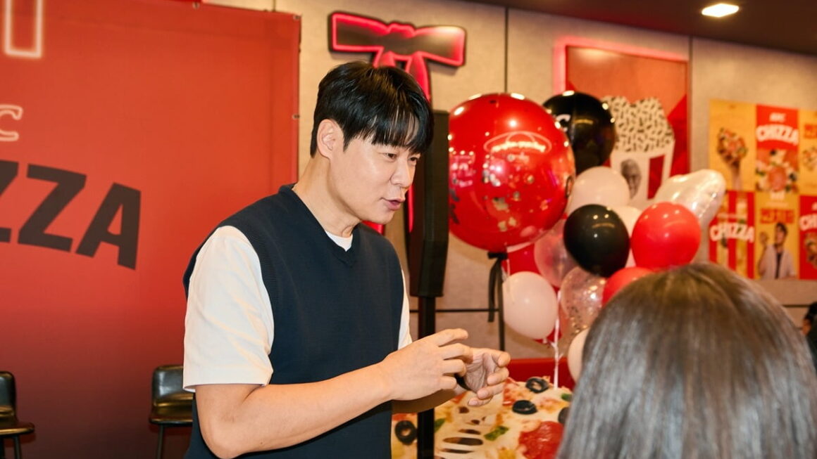 [뉴스] 치킨이냐 피자냐, 고민을 왜 해요…최현석 셰프는 달랐다