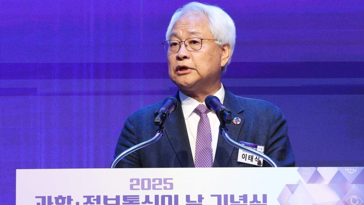 [뉴스] 비위 논란 이태식 과총 회장 자진 사퇴