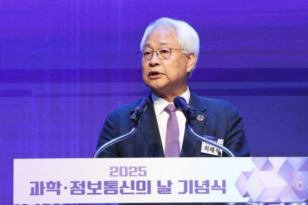 [뉴스] 비위 논란 이태식 과총 회장 자진 사퇴
