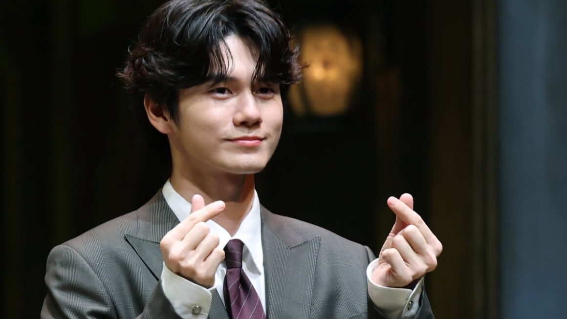[뉴스] 옹성우 첫 드라마, 첫 연극 모두 김향기와 함께…연극 데뷔 무대