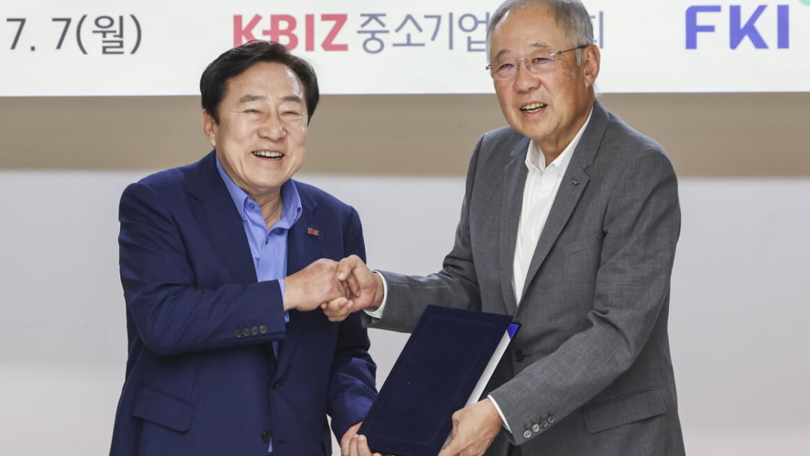 [뉴스] 한경협-중기중앙회 손 맞잡았다…휴가는 국내에서, 민생 경제 회복에 총력