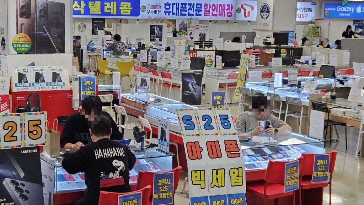 [뉴스] SKT 위약금 면제 마지막날…최신 아이폰까지 차비폰 대란