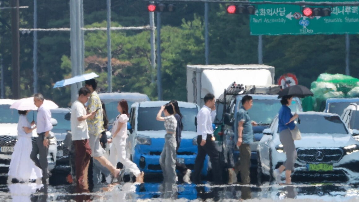 [뉴스] 낮 최고기온 37도…내일도 전국 푹푹 찐다