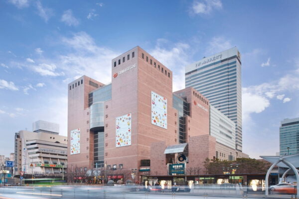 [뉴스] 신세계, 강남점 델리 전문관 리뉴얼 오픈…최대 규모 식품관 완성”