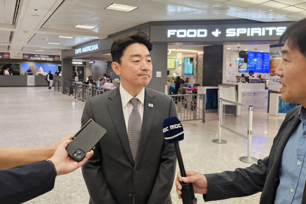 [뉴스] “총력 다한다고 이해해달라”…‘회담 난관 봉착?’ 질문에 방미 강훈식 비서실장 답변이