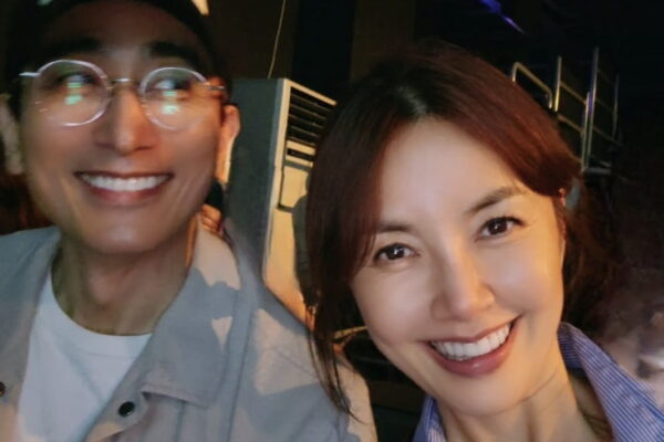 [뉴스] 인생 장편소설 같아…배우·소설가 차인표, 신진문학상 수상