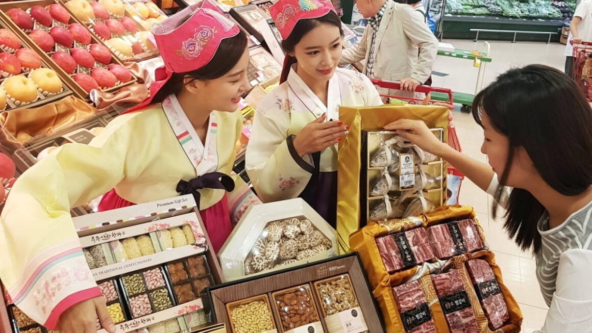 [뉴스] 빠를수록 싸다…롯데마트, 추석 앞두고 선물세트 사전예약 시작