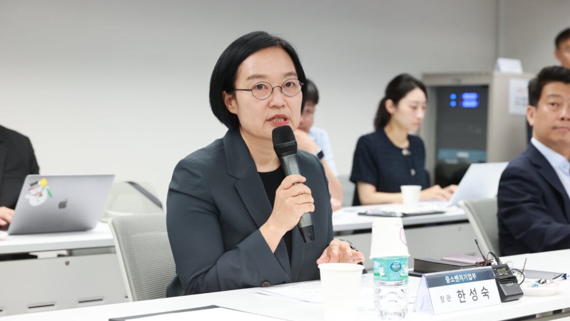 [뉴스] 네이버 연봉킹 한성숙 장관, 퇴직금 40억 포함한 보수 52억 수령
