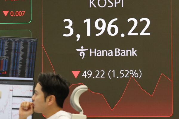 [뉴스] “기대했던 세제 개편안 실망”…외국인·기관 ‘쌍끌이 매도’에 3200선 붕괴