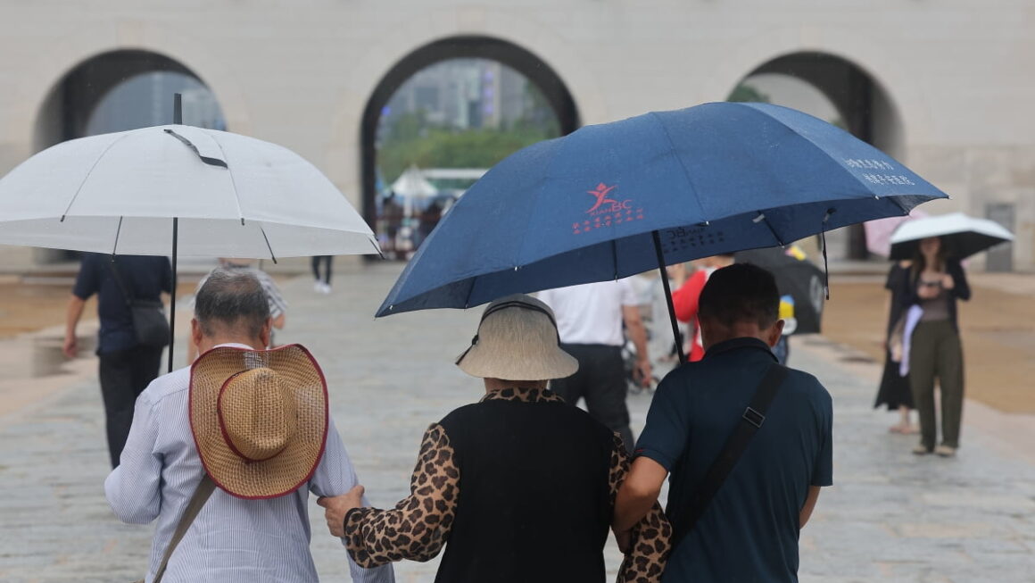 [뉴스] 단체관광 무비자에 中 여행업계 반색…국경절 연휴 기대감↑