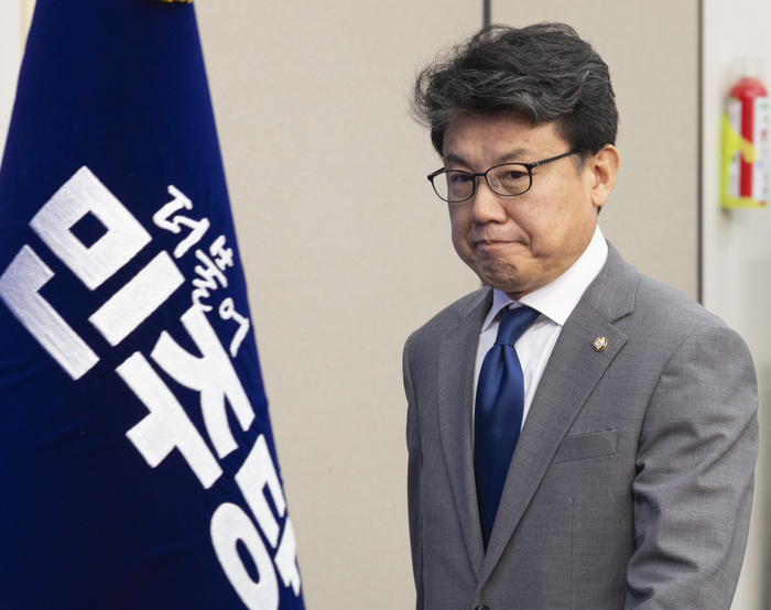 [뉴스] 진성준 “주식시장 안 무너져”…대주주 기준 놓고 민주당 ‘와글와글’