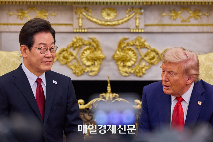 [뉴스] “이대통령·트럼프 유대감 형성, 첫 단추 잘끼웠다”…북과 대화·대중관계 변수는 여전