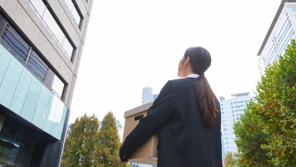 [뉴스] 낮은 연봉에 이직 결심…직장인 1만명, 회사 선택은 반전