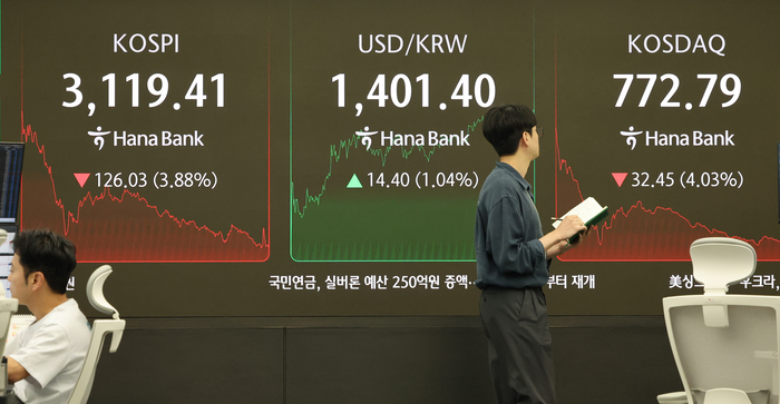 [뉴스] “외국인, 사자” 지난달 코스피 6조 쇼핑, 17개월만 최대…절반이 삼성전자