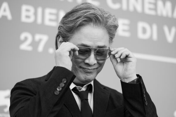[뉴스] 박찬욱, 베니스 황금사자상 받을까? 일요일 새벽 1시 대공개