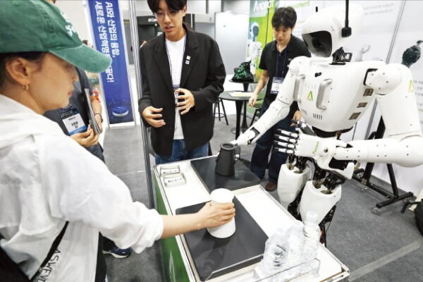 [뉴스] 휴머노이드와 게임 한판