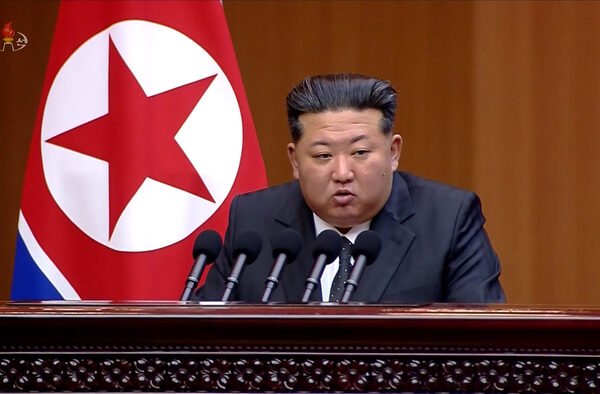 [뉴스] [속보] 김정은 “핵무력 중추로 한 안전보장, 우리의 절대불변한 입장”