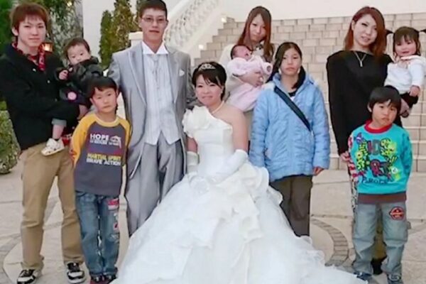 [뉴스] “27살에 손주가 4명”…11명 대가족 이끄는 일본 남성, 사연 알아보니