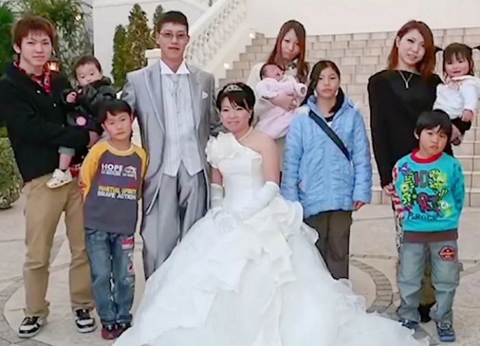 [뉴스] “27살에 손주가 4명”…11명 대가족 이끄는 일본 남성, 사연 알아보니