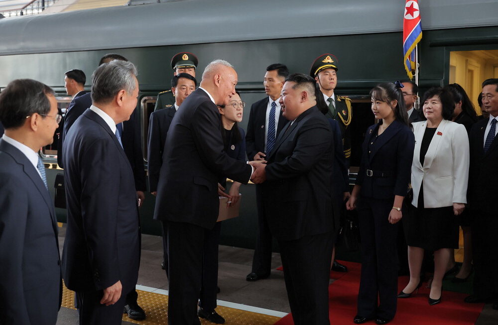 [뉴스] 김정은, 베이징 도착…66년만에 모인 북중러