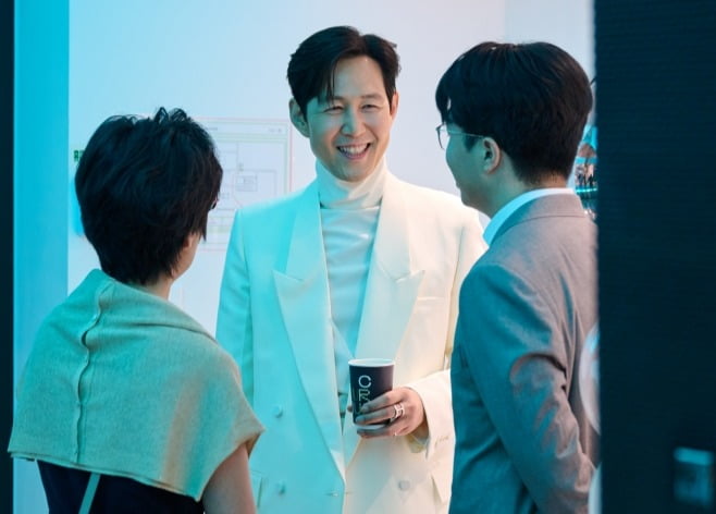 [뉴스] 이정재도 오픈런한 카페 정체…강남 진출한 美 AI 기업