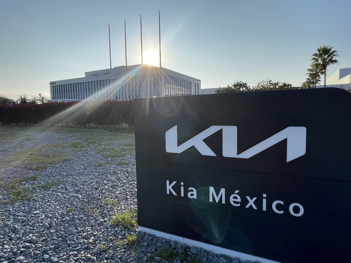 [뉴스] 멕시코까지 ‘50% 관세폭탄’…현지 공장에 보낼 부품 조달비용 눈덩이, 해결책은?