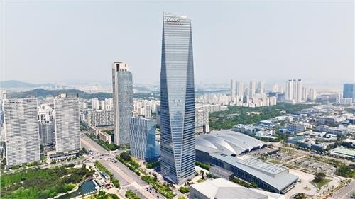 [뉴스] KB증권 “포스코인터내셔널, 고객사 안정적 확보…실적 개선 기대”