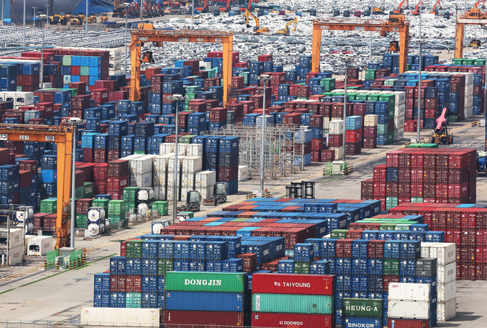 [뉴스] 미국 학자 “한국, 트럼프 줄 488조원 수출업자 지원하는게 나아”