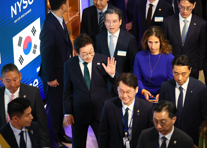 [뉴스] 뉴욕 월가 찾은 이 대통령…‘코스피 5000’ 비전 알리며 투자 설명회