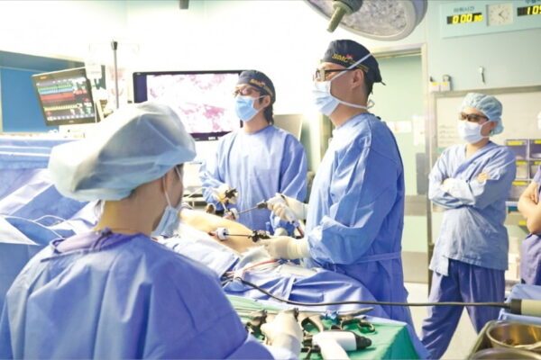 [뉴스] 수술법 표준화로 개복없이 복강경 간이식…세계 최고 권위자