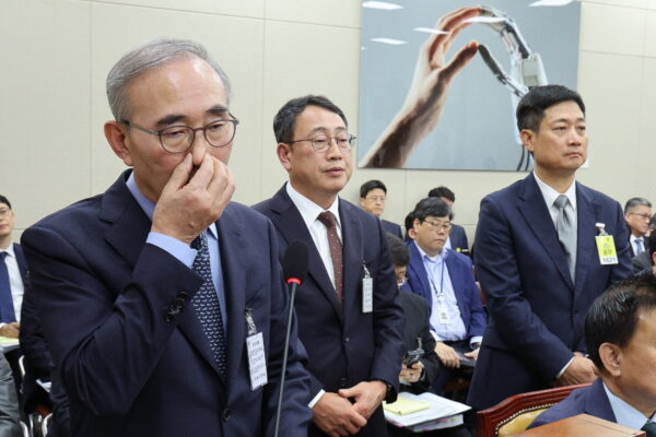 [뉴스] 일제히 국감장 불려나온 이통3사 CEO…보안 문제로 질타