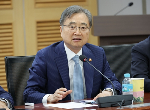 [뉴스] [속보] 조현 “캄보디아서 10여 명 추가 체포·2명 구출”