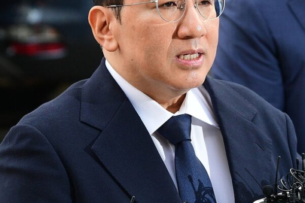 [뉴스] 하이브 방시혁 부당이득 혐의액 ‘뚝’ 떨어진 이유가…‘세전→세후’ 아니었네
