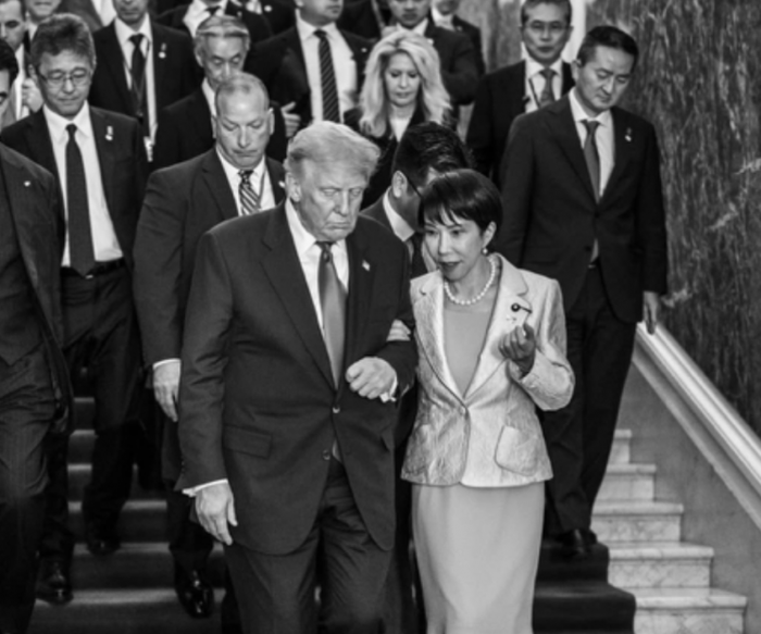 [뉴스] “이건 좀 너무”…트럼프·다카이치 다정한 ‘팔짱’에 일본 정치권 시끌