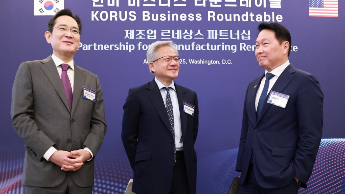 [뉴스] 젠슨 황 입에 쏠리는 눈…삼성·SK 뒤흔들 깜짝 메시지는?