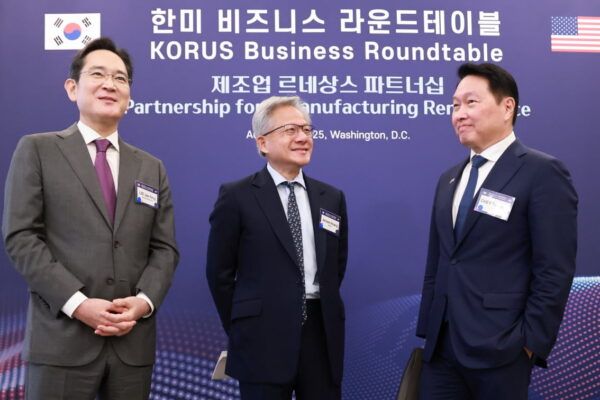 [뉴스] 젠슨 황 입에 쏠리는 눈…삼성·SK 뒤흔들 깜짝 메시지는?