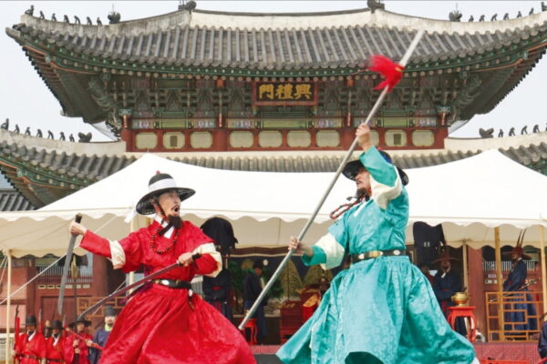 [뉴스] 경복궁을 호위하라”…사열의식 첩종’ 재현