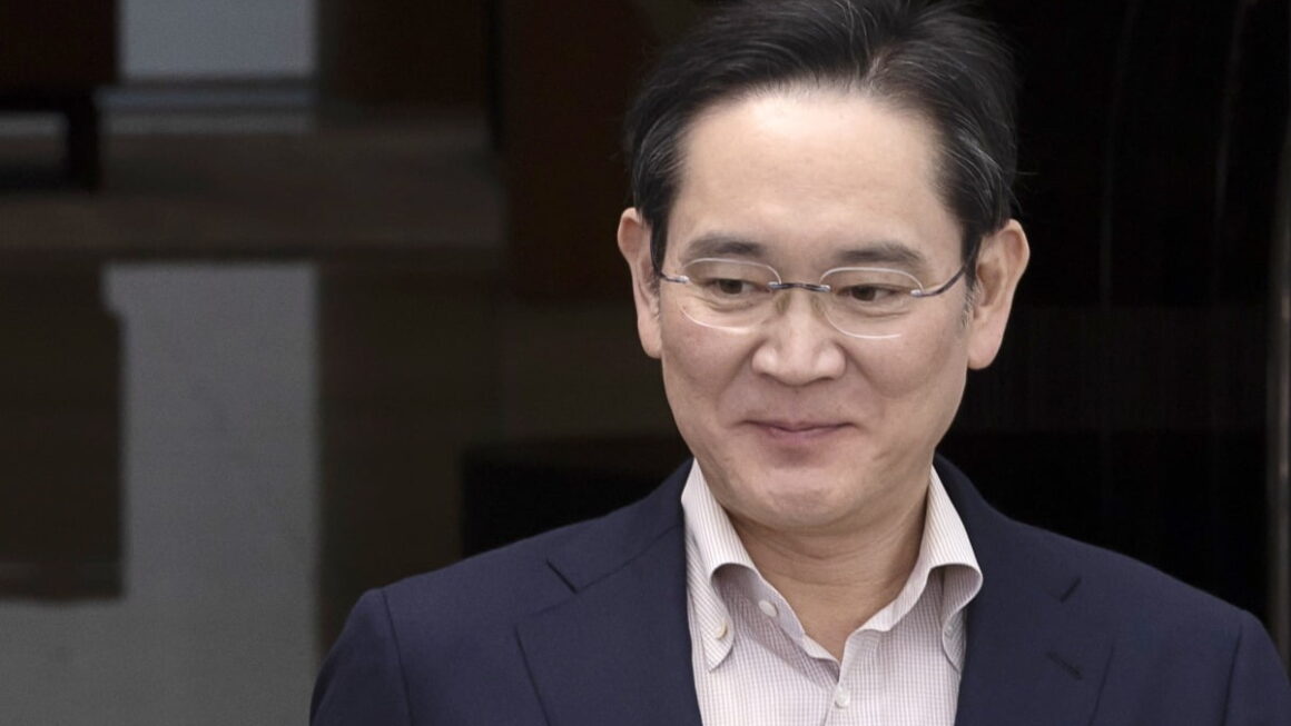 [뉴스] 중국어도 공부할 걸 이재용 후회했다더니…삼성, 100만원 쏜다