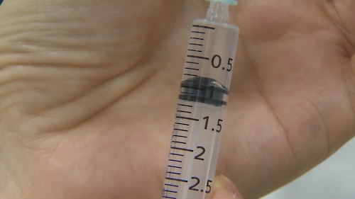 [뉴스] 의료진에 ‘에이즈 유발’ HIV 감염 혈액 뿌린 20대 남성…미국서 재판행