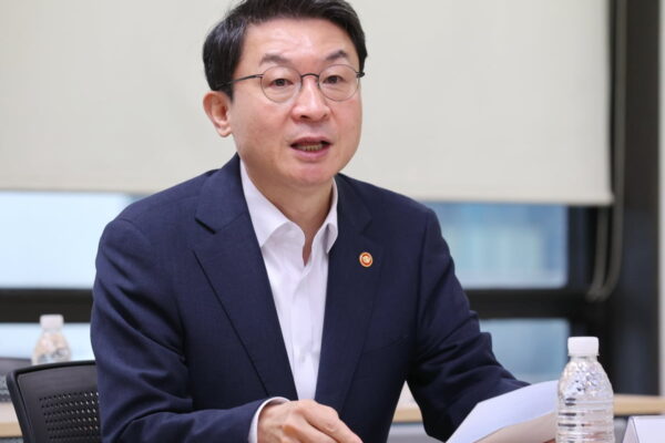 [뉴스] 개포동 갭투자 이억원 평생 1가구 1주택…무겁게 받아들여