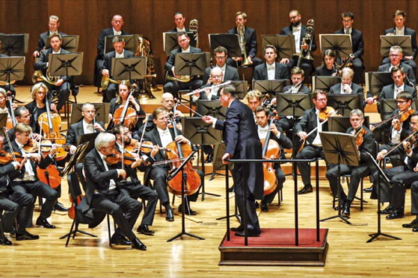 [뉴스] 피날레 뒤 침묵의 20초…틸레만과 빈 필이 선사한 희열