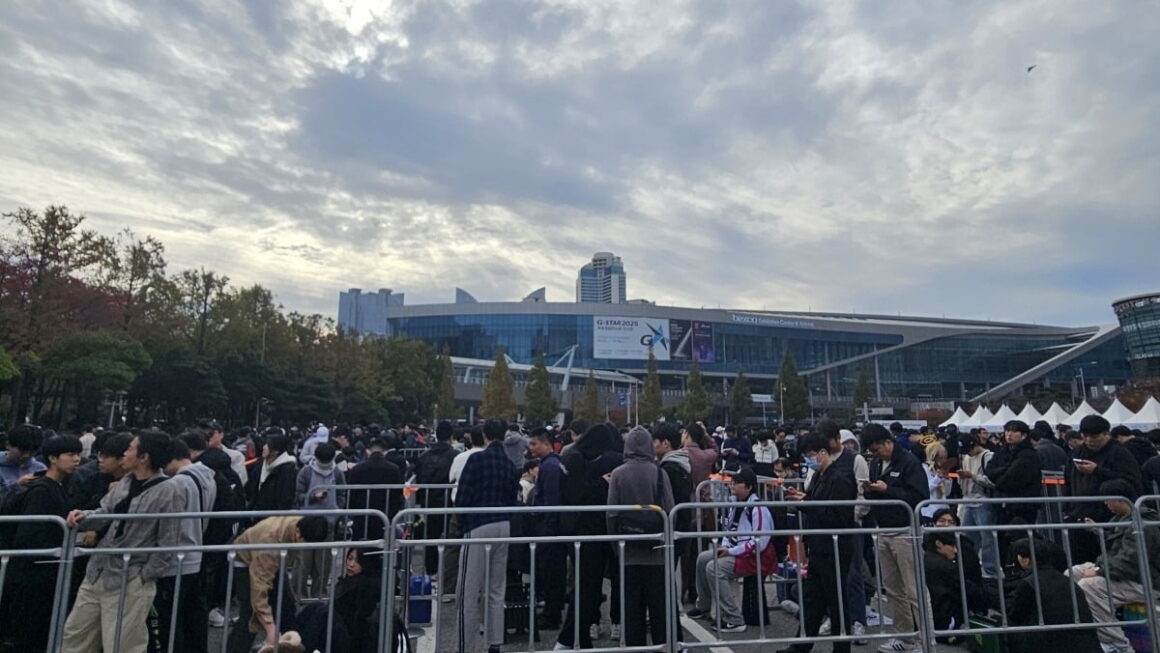 [뉴스] 코스프레에 오픈런까지 동창회 느낌…10대 꽉 잡은 지스타