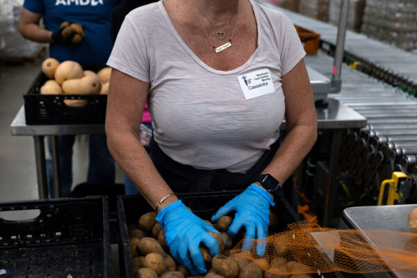 [뉴스] 세계 최강국인데 4200만명 굶어 죽을판…정부 대신 억만장자들이 팔 걷고 나섰다는데 [박민기의 월드버스]